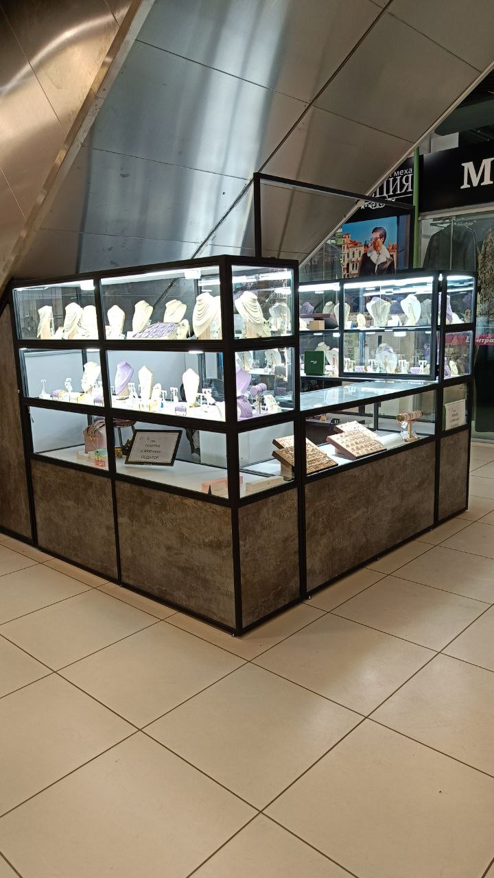 Торговый островок-витрина